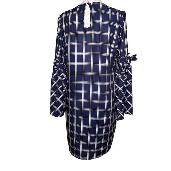 ECI plaid bell sleeve midi dress - Picture 2 of 3